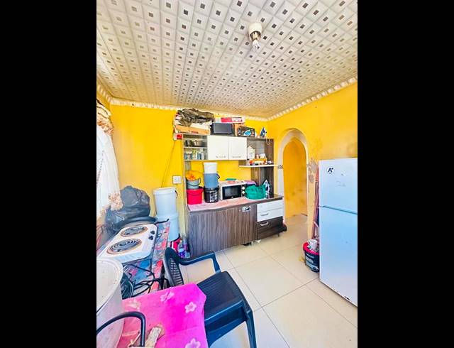 2 BEDROOM HOUSE FOR SALE IN UMLAZI